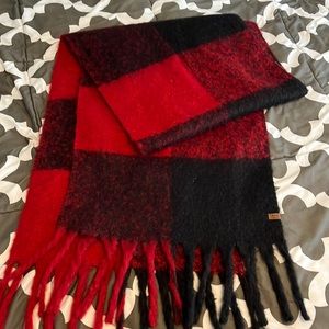 Roots blanket scarf